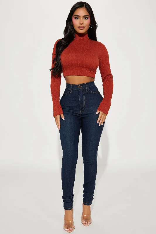 autumn-long-sleeve-crop-top-rust