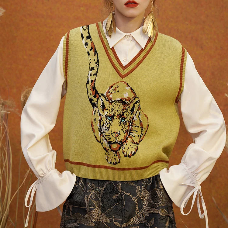 wet-eyed leopard knit vest