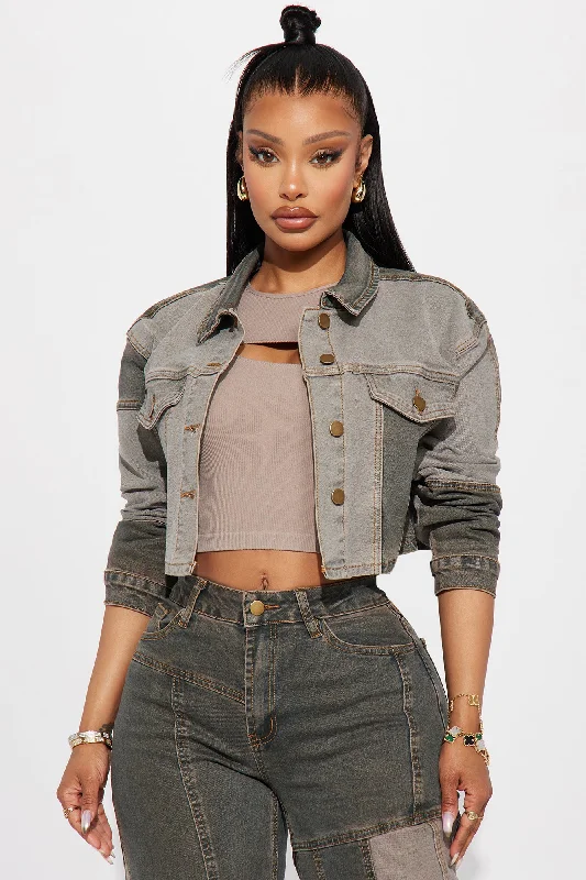 in-reverse-cropped-stretch-denim-jacket-grey-combo