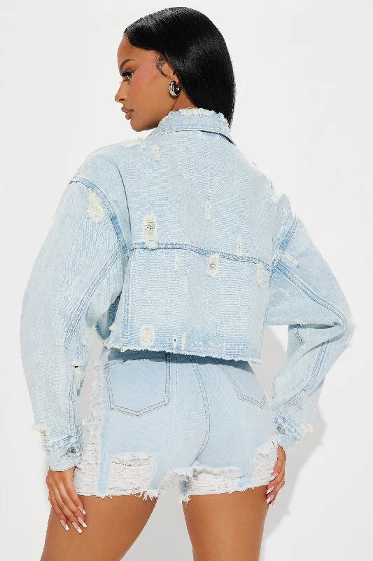 no-compromising-cropped-denim-trucker-jacket-light-wash