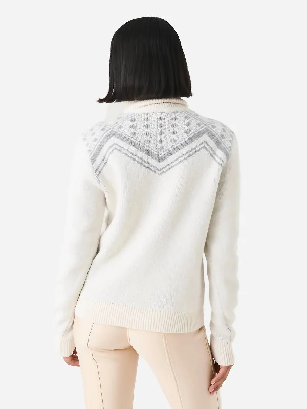 ski-wool-turtleneck-sweater-in-off-white