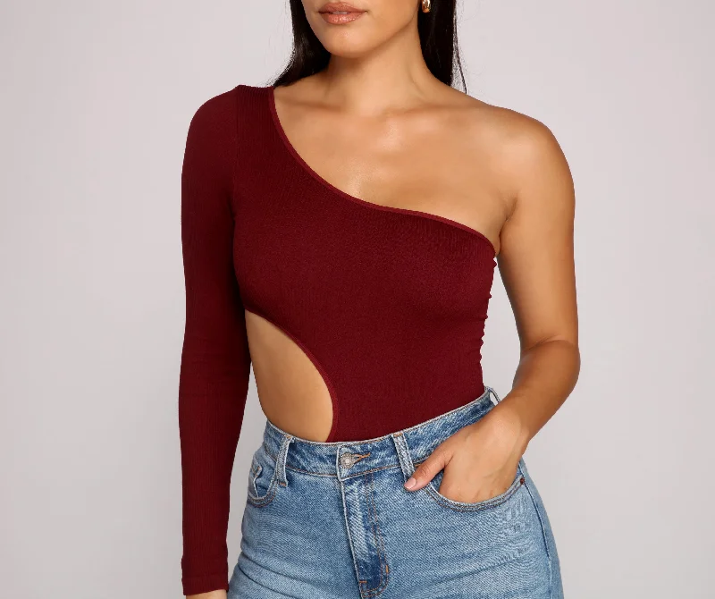 sleek-and-stunning-one-shoulder-cutout-bodysuit-060013489001