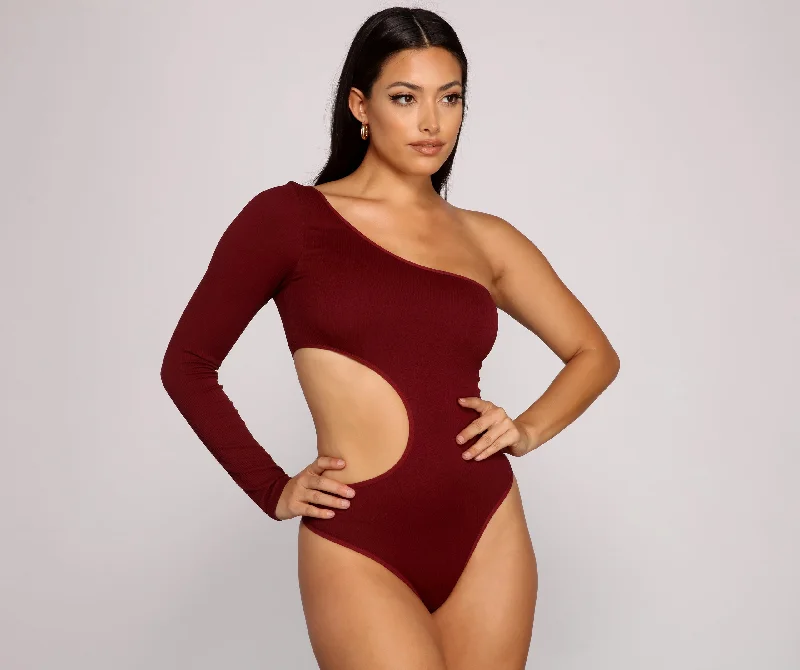 sleek-and-stunning-one-shoulder-cutout-bodysuit-060013489001