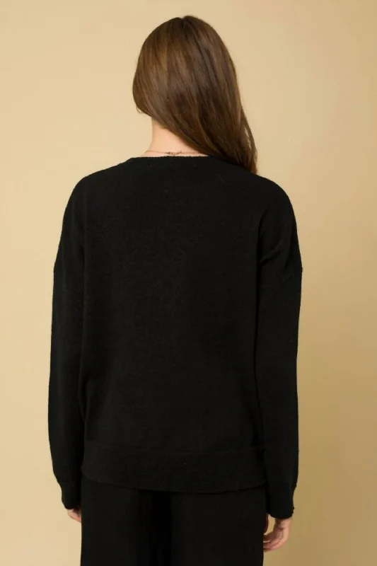 wifey-graphic-pullover-sweater-in-black-1